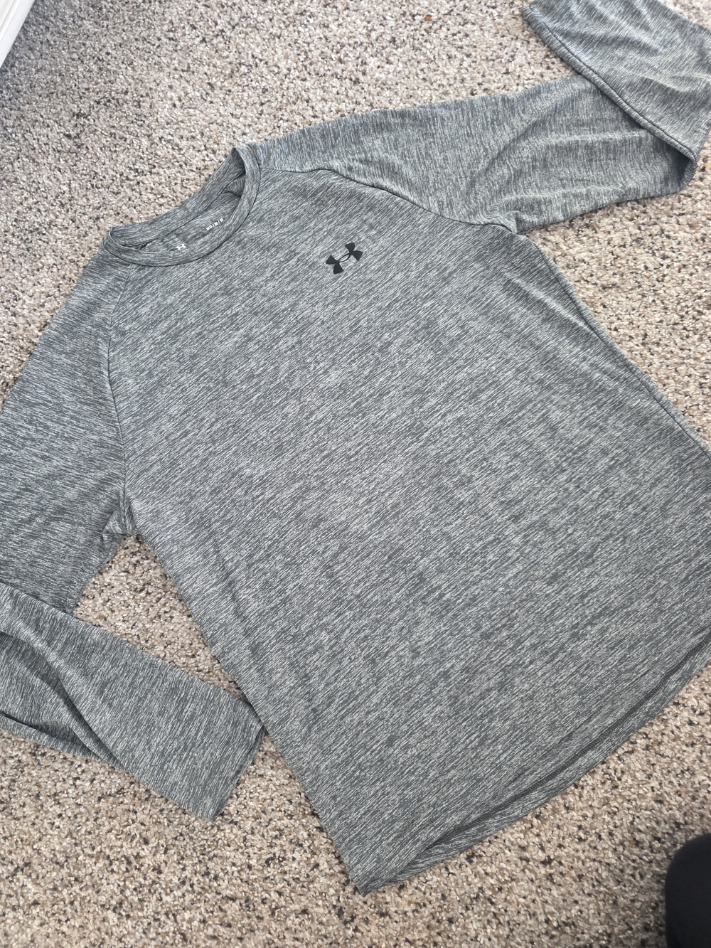 Under Armour Men's Long Sleeve Tech Tee - Gray Loose Fit